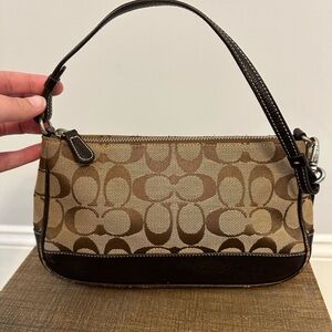 Small vintage coach shoulder bag